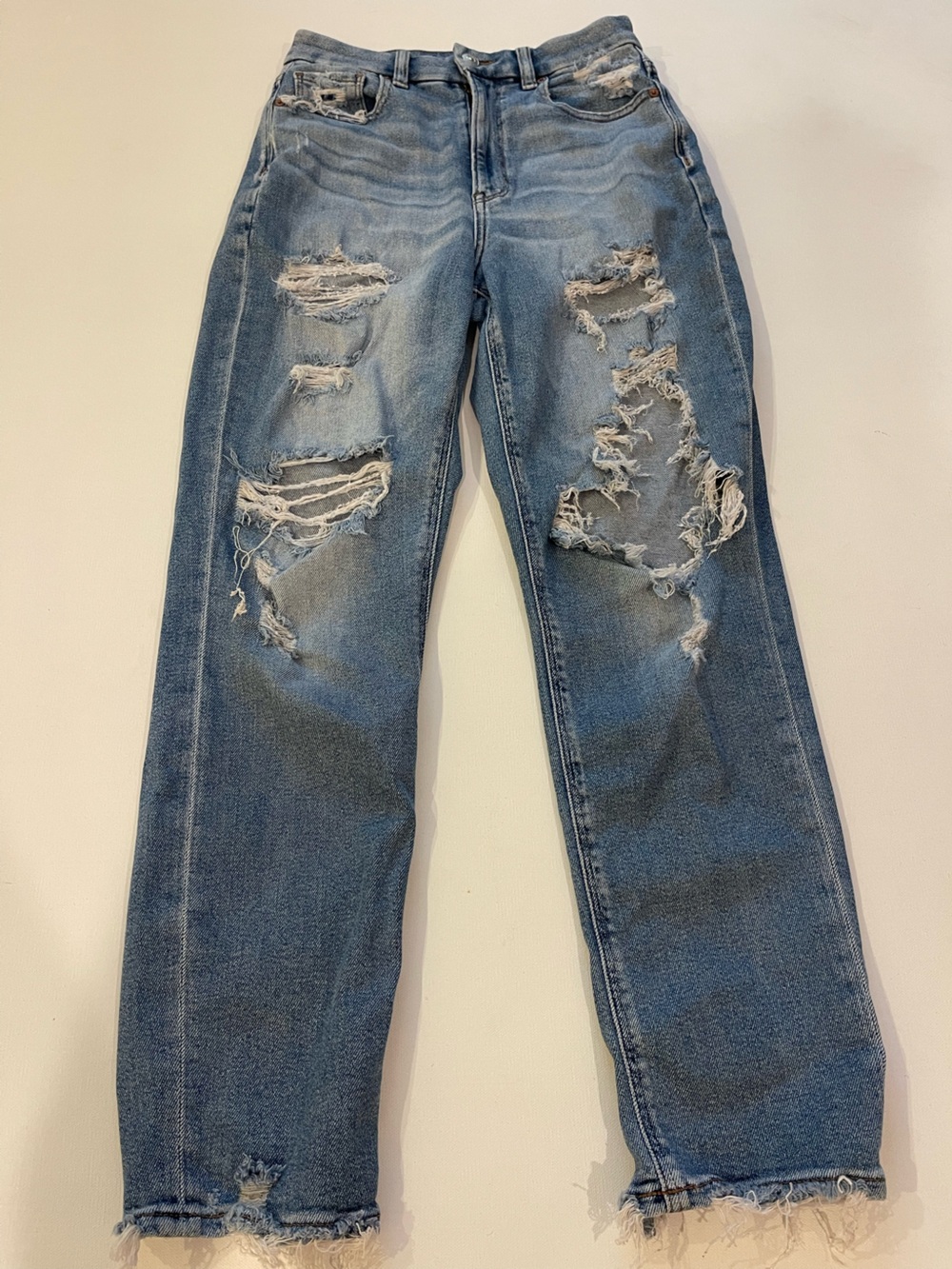 American Eagle Curvy Mom Jeans 2 Straight Leg Destroyed Thrashed Distressed